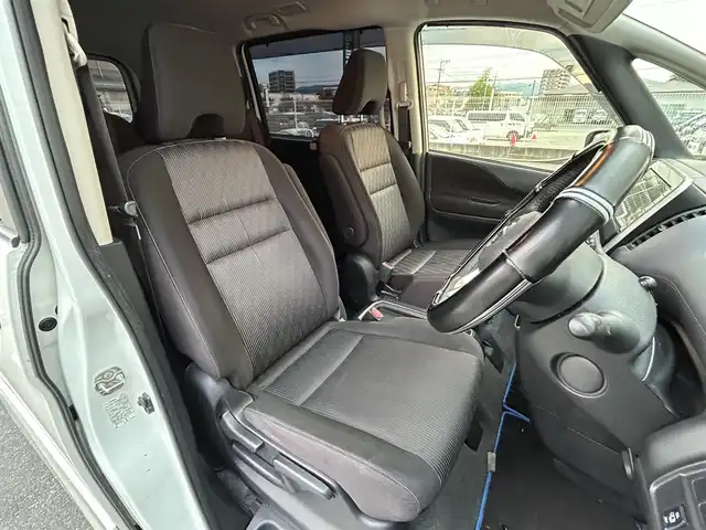 日産 セレナ e－パワー ハイウェイスター V 福岡県 2021(令3)年 5.8万km ブリリアントホワイトパール 純正１０型SDナビ(フルセグ/TV/CD/DVD/BT)プロパイロットアラウンドビューモニターエマージェンシーブレーキコーナーセンサーBSM両側電動パワスラETCUSBポート純正LEDヘットライト純正16インチアルミホイール純正フロアマットスマートキープッシュスタート