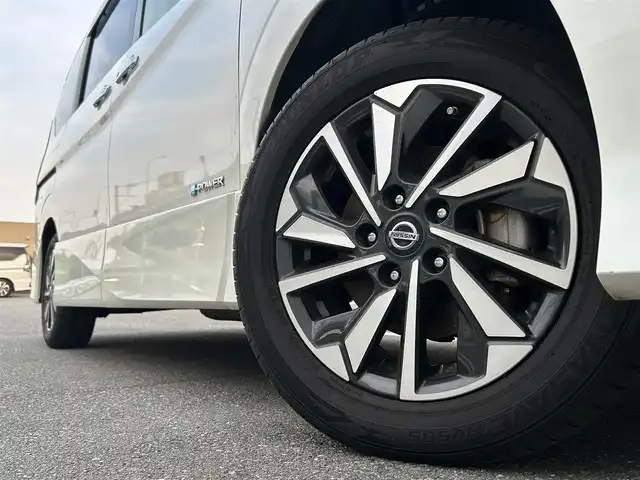 日産 セレナ e－パワー ハイウェイスター V 福岡県 2021(令3)年 5.8万km ブリリアントホワイトパール 純正１０型SDナビ(フルセグ/TV/CD/DVD/BT)プロパイロットアラウンドビューモニターエマージェンシーブレーキコーナーセンサーBSM両側電動パワスラETCUSBポート純正LEDヘットライト純正16インチアルミホイール純正フロアマットスマートキープッシュスタート