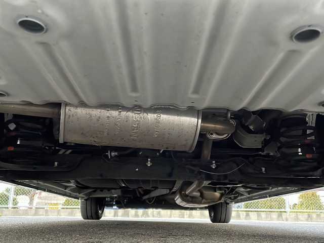 日産 セレナ e－パワー ハイウェイスター V 山口県 2021(令3)年 5.8万km ブリリアントホワイトパール 純正10インチナビ/・フルセグテレビ/CD/DVD/Bluetooth/ETC/ドライブレコーダー/アラウンドビューモニター/セーフティパックB/・プロパイロット/・エマージェンシーブレーキ/・インテリジェント LI（車線逸脱防止支援システム）/・電動パーキングブレーキ/オートブレーキホールド/・インテリジェント DA（ふらつき警報）/・踏み間違い衝突防止アシスト/・フロント/バックソナー/ブラインドスポットモニター/両側パワースライドドア/USBポート/LEDヘッドランプ/フォグランプ/オートライト/純正16インチアルミホイール/純正フロアマット/スマートキー/プッシュスタート/ドアバイザー