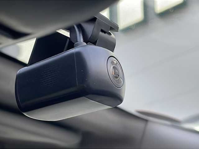 日産 セレナ e－パワー ハイウェイスター V 山口県 2021(令3)年 5.8万km ブリリアントホワイトパール 純正10インチナビ/・フルセグテレビ/CD/DVD/Bluetooth/ETC/ドライブレコーダー/アラウンドビューモニター/セーフティパックB/・プロパイロット/・エマージェンシーブレーキ/・インテリジェント LI（車線逸脱防止支援システム）/・電動パーキングブレーキ/オートブレーキホールド/・インテリジェント DA（ふらつき警報）/・踏み間違い衝突防止アシスト/・フロント/バックソナー/ブラインドスポットモニター/両側パワースライドドア/USBポート/LEDヘッドランプ/フォグランプ/オートライト/純正16インチアルミホイール/純正フロアマット/スマートキー/プッシュスタート/ドアバイザー