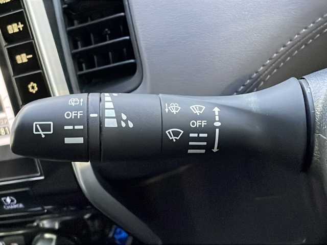 日産 セレナ e－パワー ハイウェイスター V 山口県 2021(令3)年 5.8万km ブリリアントホワイトパール 純正10インチナビ/・フルセグテレビ/CD/DVD/Bluetooth/ETC/ドライブレコーダー/アラウンドビューモニター/セーフティパックB/・プロパイロット/・エマージェンシーブレーキ/・インテリジェント LI（車線逸脱防止支援システム）/・電動パーキングブレーキ/オートブレーキホールド/・インテリジェント DA（ふらつき警報）/・踏み間違い衝突防止アシスト/・フロント/バックソナー/ブラインドスポットモニター/両側パワースライドドア/USBポート/LEDヘッドランプ/フォグランプ/オートライト/純正16インチアルミホイール/純正フロアマット/スマートキー/プッシュスタート/ドアバイザー