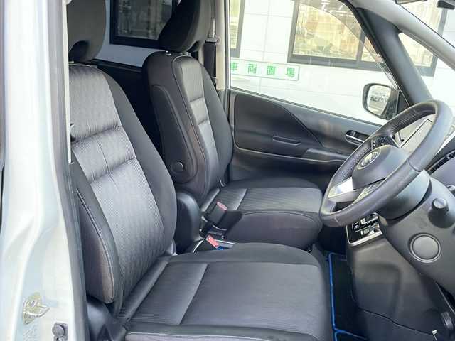 日産 セレナ e－パワー ハイウェイスター V 山口県 2021(令3)年 5.8万km ブリリアントホワイトパール 純正10インチナビ/・フルセグテレビ/CD/DVD/Bluetooth/ETC/ドライブレコーダー/アラウンドビューモニター/セーフティパックB/・プロパイロット/・エマージェンシーブレーキ/・インテリジェント LI（車線逸脱防止支援システム）/・電動パーキングブレーキ/オートブレーキホールド/・インテリジェント DA（ふらつき警報）/・踏み間違い衝突防止アシスト/・フロント/バックソナー/ブラインドスポットモニター/両側パワースライドドア/USBポート/LEDヘッドランプ/フォグランプ/オートライト/純正16インチアルミホイール/純正フロアマット/スマートキー/プッシュスタート/ドアバイザー