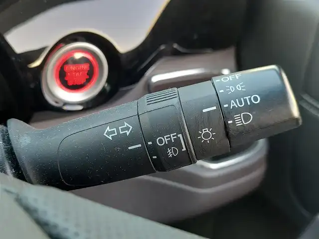 ホンダ フリード モデューロX ホンダセンシング 東京都 2018(平30)年 5万km ホワイトオーキッドパール Cパッケージ/コンフォートビューパッケージ/純正9インチナビ/バックカメラ/ビルトインETC/ドライブレコーダー/両側パワースライドドア/ハーフレザーシート/衝突軽減ブレーキ/レーンキープアシスト/レーダークルーズコントロール/アイドリングストップ/スマートキー