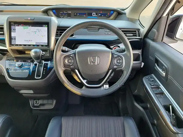 ホンダ フリード モデューロX ホンダセンシング 東京都 2018(平30)年 5万km ホワイトオーキッドパール Cパッケージ/コンフォートビューパッケージ/純正9インチナビ/バックカメラ/ビルトインETC/ドライブレコーダー/両側パワースライドドア/ハーフレザーシート/衝突軽減ブレーキ/レーンキープアシスト/レーダークルーズコントロール/アイドリングストップ/スマートキー