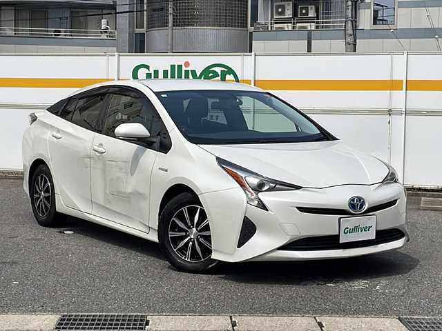トヨタ プリウス S 愛知県 2016(平28)年 3.6万km ホワイトパールクリスタルシャイン /ワンオーナー//純正メモリナビ//フルセグ//バックカメラ//LEDオートライト//前後ドライブレコーダー//社外15AW//革巻きステアリング//ステアリングスイッチ//EVモード//ECOモード//POWERモード//純正フロアマット//純正ドアバイザー//スマートキー//プッシュスタート//保証書//取扱説明書//記録簿//ナビ取説