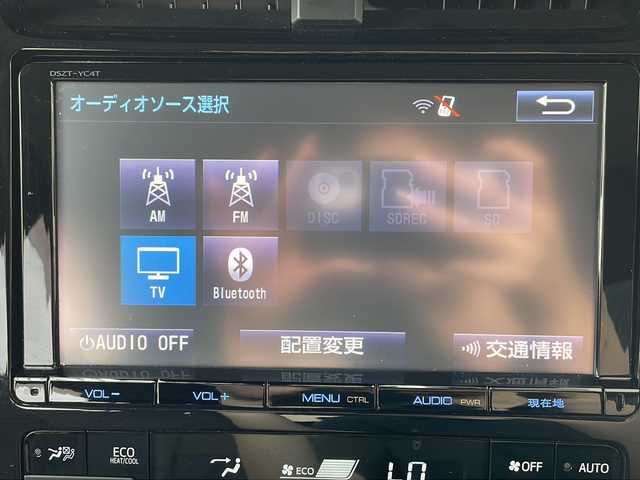 トヨタ プリウス S 愛知県 2016(平28)年 3.6万km ホワイトパールクリスタルシャイン /ワンオーナー//純正メモリナビ//フルセグ//バックカメラ//LEDオートライト//前後ドライブレコーダー//社外15AW//革巻きステアリング//ステアリングスイッチ//EVモード//ECOモード//POWERモード//純正フロアマット//純正ドアバイザー//スマートキー//プッシュスタート//保証書//取扱説明書//記録簿//ナビ取説