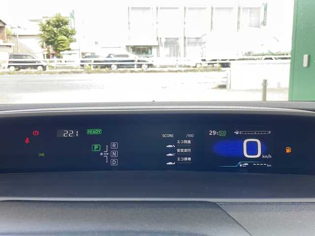 トヨタ プリウス S 愛知県 2016(平28)年 3.6万km ホワイトパールクリスタルシャイン /ワンオーナー//純正メモリナビ//フルセグ//バックカメラ//LEDオートライト//前後ドライブレコーダー//社外15AW//革巻きステアリング//ステアリングスイッチ//EVモード//ECOモード//POWERモード//純正フロアマット//純正ドアバイザー//スマートキー//プッシュスタート//保証書//取扱説明書//記録簿//ナビ取説