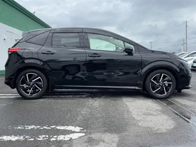 日産 ノート X 徳島県 2024(令6)年 0.8万km スーパーブラック 純正9インチディスプレイオーディオ/　ラジオ/BT/HDMI/USB/全方位カメラ/純正16インチアルミホイール/連動ドライブレコーダー　DH5-D/LEDヘッドライト/電動格納ミラー/コーナーセンサー/純正ドアバイザー/EV MODE/速度標識表示/D-MODE