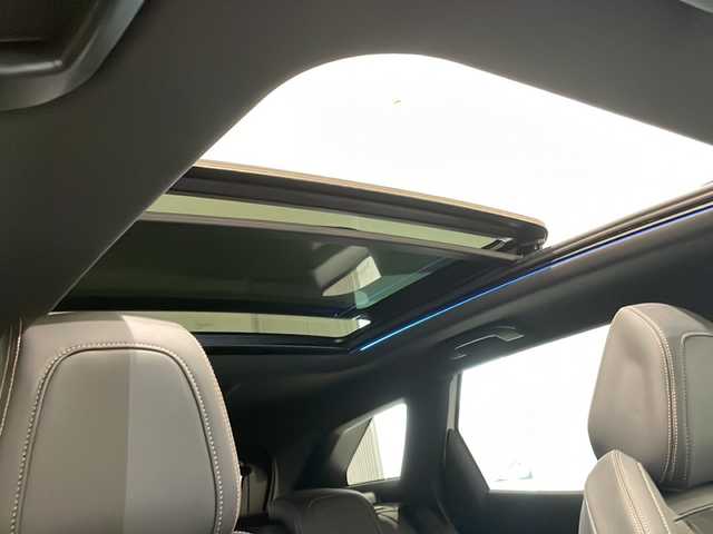 プジョー ３００８ GT ブルー HDi 新潟県 2019(令1)年 4.6万km ビアンカホワイト ファーストクラスパッケージ/・運転席メモリー付電動シート＆マルチポイントランバーサポート/・フロントシートヒーター/・360°ヴィジョン/・パークアシスト/・パノラミックサンルーフ/エレクトニックパーキングブレーキ/ヒルスタートアシスタンス/フロント＆バックソナー/ワイドバックアイカメラ/アクティブセーフティブレーキ（衝突軽減ブレーキ）/・ディスタンスアラート/レーンポジショニングアッシスト/レーンキープアシスト/ブラインドスポットモニターシステム/トラフィックサインアシスト/ドライバーアテンションアラート/アクティブクルーズコントロール（ストップ＆ゴー機能付）/・スピードリミッター/アドバンスドグリップコントロール（ヒルディセントコントロール付）/フルLEDヘッドライト/スタティックコーナリングランプ/スポーティフロントグリル/8インチタッチスクリーン/・AM/FM/TV/Apple Car Play/BT/純正18インチAW/2.0ETC