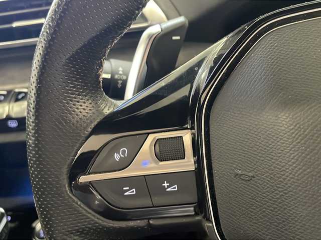 プジョー ３００８ GT ブルー HDi 新潟県 2019(令1)年 4.6万km ビアンカホワイト ファーストクラスパッケージ/・運転席メモリー付電動シート＆マルチポイントランバーサポート/・フロントシートヒーター/・360°ヴィジョン/・パークアシスト/・パノラミックサンルーフ/エレクトニックパーキングブレーキ/ヒルスタートアシスタンス/フロント＆バックソナー/ワイドバックアイカメラ/アクティブセーフティブレーキ（衝突軽減ブレーキ）/・ディスタンスアラート/レーンポジショニングアッシスト/レーンキープアシスト/ブラインドスポットモニターシステム/トラフィックサインアシスト/ドライバーアテンションアラート/アクティブクルーズコントロール（ストップ＆ゴー機能付）/・スピードリミッター/アドバンスドグリップコントロール（ヒルディセントコントロール付）/フルLEDヘッドライト/スタティックコーナリングランプ/スポーティフロントグリル/8インチタッチスクリーン/・AM/FM/TV/Apple Car Play/BT/純正18インチAW/2.0ETC