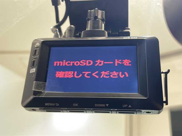 プジョー ３００８ GT ブルー HDi 新潟県 2019(令1)年 4.6万km ビアンカホワイト ファーストクラスパッケージ/・運転席メモリー付電動シート＆マルチポイントランバーサポート/・フロントシートヒーター/・360°ヴィジョン/・パークアシスト/・パノラミックサンルーフ/エレクトニックパーキングブレーキ/ヒルスタートアシスタンス/フロント＆バックソナー/ワイドバックアイカメラ/アクティブセーフティブレーキ（衝突軽減ブレーキ）/・ディスタンスアラート/レーンポジショニングアッシスト/レーンキープアシスト/ブラインドスポットモニターシステム/トラフィックサインアシスト/ドライバーアテンションアラート/アクティブクルーズコントロール（ストップ＆ゴー機能付）/・スピードリミッター/アドバンスドグリップコントロール（ヒルディセントコントロール付）/フルLEDヘッドライト/スタティックコーナリングランプ/スポーティフロントグリル/8インチタッチスクリーン/・AM/FM/TV/Apple Car Play/BT/純正18インチAW/2.0ETC