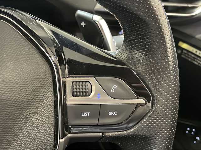 プジョー ３００８ GT ブルー HDi 新潟県 2019(令1)年 4.6万km ビアンカホワイト ファーストクラスパッケージ/・運転席メモリー付電動シート＆マルチポイントランバーサポート/・フロントシートヒーター/・360°ヴィジョン/・パークアシスト/・パノラミックサンルーフ/エレクトニックパーキングブレーキ/ヒルスタートアシスタンス/フロント＆バックソナー/ワイドバックアイカメラ/アクティブセーフティブレーキ（衝突軽減ブレーキ）/・ディスタンスアラート/レーンポジショニングアッシスト/レーンキープアシスト/ブラインドスポットモニターシステム/トラフィックサインアシスト/ドライバーアテンションアラート/アクティブクルーズコントロール（ストップ＆ゴー機能付）/・スピードリミッター/アドバンスドグリップコントロール（ヒルディセントコントロール付）/フルLEDヘッドライト/スタティックコーナリングランプ/スポーティフロントグリル/8インチタッチスクリーン/・AM/FM/TV/Apple Car Play/BT/純正18インチAW/2.0ETC
