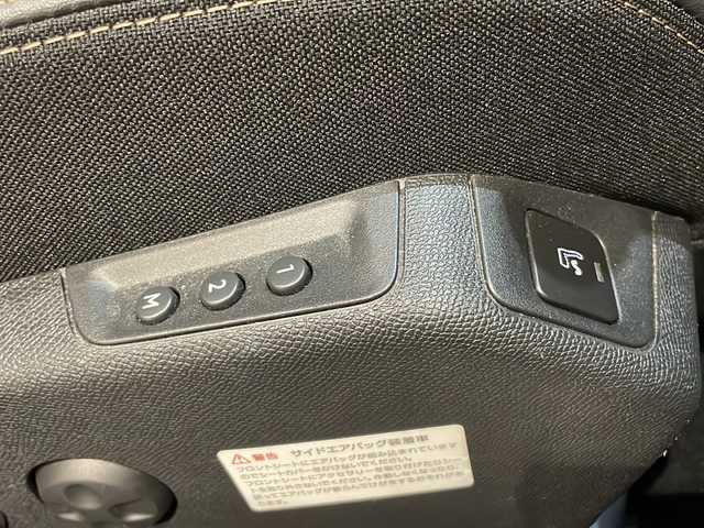 プジョー ３００８ GT ブルー HDi 新潟県 2019(令1)年 4.6万km ビアンカホワイト ファーストクラスパッケージ/・運転席メモリー付電動シート＆マルチポイントランバーサポート/・フロントシートヒーター/・360°ヴィジョン/・パークアシスト/・パノラミックサンルーフ/エレクトニックパーキングブレーキ/ヒルスタートアシスタンス/フロント＆バックソナー/ワイドバックアイカメラ/アクティブセーフティブレーキ（衝突軽減ブレーキ）/・ディスタンスアラート/レーンポジショニングアッシスト/レーンキープアシスト/ブラインドスポットモニターシステム/トラフィックサインアシスト/ドライバーアテンションアラート/アクティブクルーズコントロール（ストップ＆ゴー機能付）/・スピードリミッター/アドバンスドグリップコントロール（ヒルディセントコントロール付）/フルLEDヘッドライト/スタティックコーナリングランプ/スポーティフロントグリル/8インチタッチスクリーン/・AM/FM/TV/Apple Car Play/BT/純正18インチAW/2.0ETC