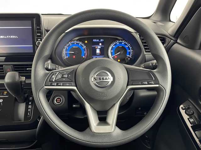 日産 ルークス ハイウェイスター X 埼玉県 2022(令4)年 3.7万km スパークリングレッドM 純正９型ナビ/（BT/CD/DVD/フルTV/AM）/アラウンドビューカメラ/インテリジェントエマージェンシーブレーキ/踏み間違い衝突防止アシスト/車線逸脱警報/片側パワースライドドア/ハンズフリーオートスライドドア/LEDライト/USB端子/保証書/取扱説明書/AAC