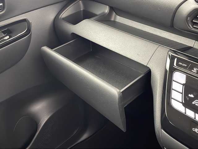 日産 ルークス ハイウェイスター X 埼玉県 2022(令4)年 3.7万km スパークリングレッドM 純正９型ナビ/（BT/CD/DVD/フルTV/AM）/アラウンドビューカメラ/インテリジェントエマージェンシーブレーキ/踏み間違い衝突防止アシスト/車線逸脱警報/片側パワースライドドア/ハンズフリーオートスライドドア/LEDライト/USB端子/保証書/取扱説明書/AAC