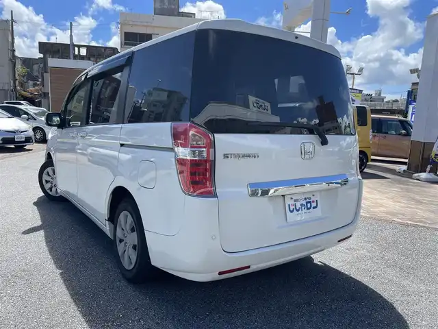 ホンダ ステップワゴン G Eセレクション 沖縄県 2014(平26)年 5.4万km ホワイトオーキッドパール (株)IDOMが運営する【じしゃロンコザ店】の自社ローン専用車両になりますこちらは現金またはオートローンご利用時の価格です。自社ローンご希望の方は別途その旨お申付け下さい/CD再生　/片側パワースライドドア　/ETC　/クルーズコントロール/アイドリングストップ　/スマートキー　/コーナーセンサー　/純正フロアマット　/パワーステアリング　/パワーウィンドウ　