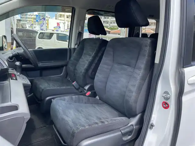 ホンダ ステップワゴン G Eセレクション 沖縄県 2014(平26)年 5.4万km ホワイトオーキッドパール (株)IDOMが運営する【じしゃロンコザ店】の自社ローン専用車両になりますこちらは現金またはオートローンご利用時の価格です。自社ローンご希望の方は別途その旨お申付け下さい/CD再生　/片側パワースライドドア　/ETC　/クルーズコントロール/アイドリングストップ　/スマートキー　/コーナーセンサー　/純正フロアマット　/パワーステアリング　/パワーウィンドウ　