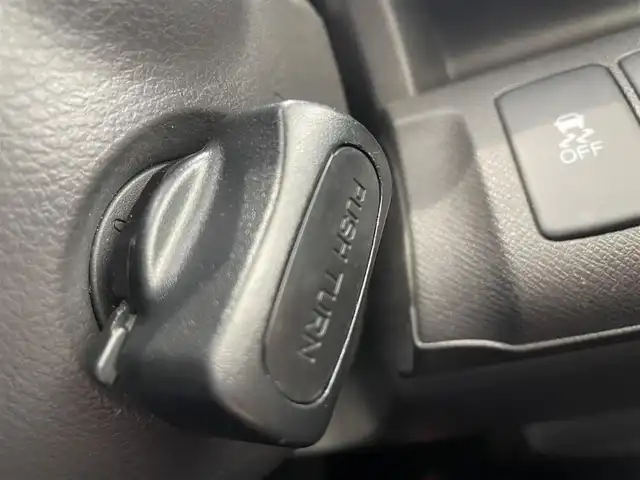 ホンダ ステップワゴン G Eセレクション 沖縄県 2014(平26)年 5.4万km ホワイトオーキッドパール (株)IDOMが運営する【じしゃロンコザ店】の自社ローン専用車両になりますこちらは現金またはオートローンご利用時の価格です。自社ローンご希望の方は別途その旨お申付け下さい/CD再生　/片側パワースライドドア　/ETC　/クルーズコントロール/アイドリングストップ　/スマートキー　/コーナーセンサー　/純正フロアマット　/パワーステアリング　/パワーウィンドウ　