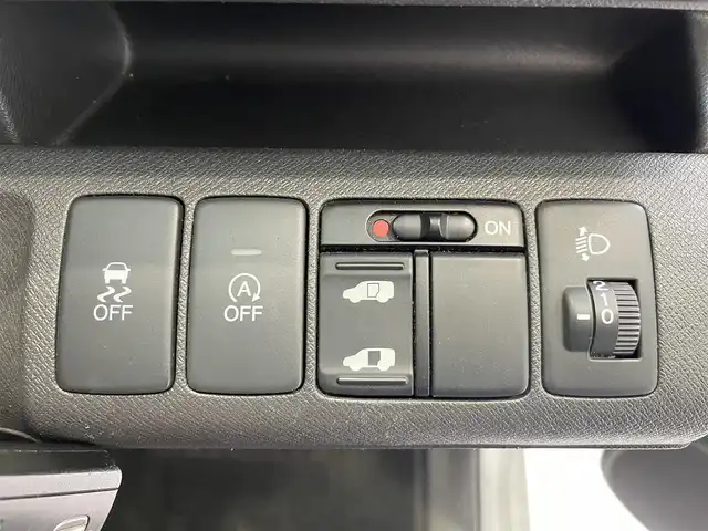 ホンダ ステップワゴン G Eセレクション 沖縄県 2014(平26)年 5.4万km ホワイトオーキッドパール (株)IDOMが運営する【じしゃロンコザ店】の自社ローン専用車両になりますこちらは現金またはオートローンご利用時の価格です。自社ローンご希望の方は別途その旨お申付け下さい/CD再生　/片側パワースライドドア　/ETC　/クルーズコントロール/アイドリングストップ　/スマートキー　/コーナーセンサー　/純正フロアマット　/パワーステアリング　/パワーウィンドウ　