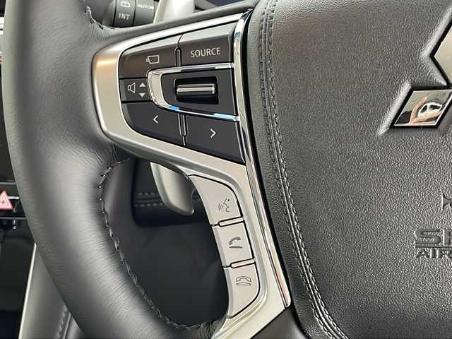 三菱 デリカＤ：５ ブラックエディション 千葉県 2025(令7)年 0.1千km ホワイトダイヤモンド 登録済未使用車/衝突軽減ブレーキ/レーンキープアシスト/レーダークルーズコントロール/社外メモリナビ/（フルセグ/Bluetooth/CD/DVD/FM/AM）/バックカメラ/フリップダウンモニター/アイドリングストップ/ステアリングヒーター/パドルシフト/LEDヘッドライト/電動格納ミラー