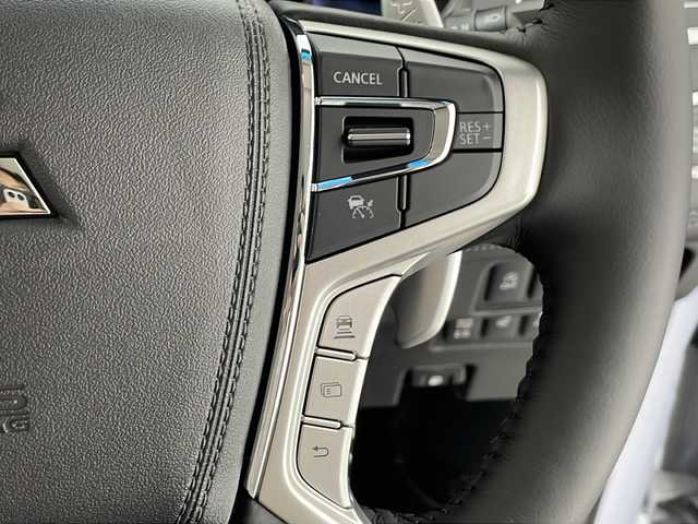 三菱 デリカＤ：５ ブラックエディション 千葉県 2025(令7)年 0.1千km ホワイトダイヤモンド 登録済未使用車/衝突軽減ブレーキ/レーンキープアシスト/レーダークルーズコントロール/社外メモリナビ/（フルセグ/Bluetooth/CD/DVD/FM/AM）/バックカメラ/フリップダウンモニター/アイドリングストップ/ステアリングヒーター/パドルシフト/LEDヘッドライト/電動格納ミラー