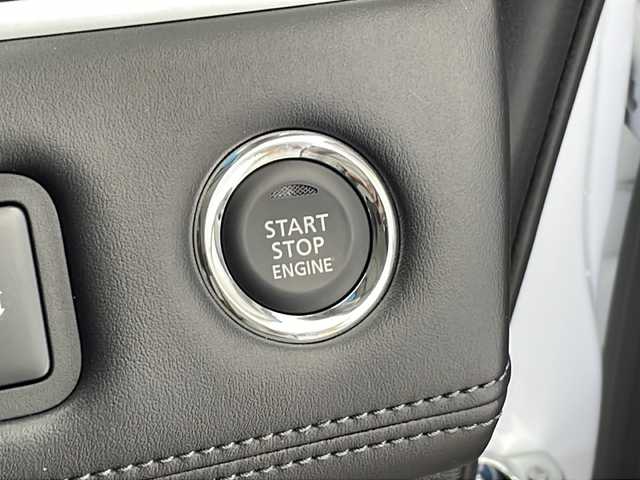 三菱 デリカＤ：５ ブラックエディション 千葉県 2025(令7)年 0.1千km ホワイトダイヤモンド 登録済未使用車/衝突軽減ブレーキ/レーンキープアシスト/レーダークルーズコントロール/社外メモリナビ/（フルセグ/Bluetooth/CD/DVD/FM/AM）/バックカメラ/フリップダウンモニター/アイドリングストップ/ステアリングヒーター/パドルシフト/LEDヘッドライト/電動格納ミラー