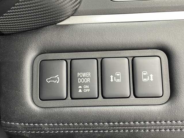 三菱 デリカＤ：５ ブラックエディション 千葉県 2025(令7)年 0.1千km ホワイトダイヤモンド 登録済未使用車/衝突軽減ブレーキ/レーンキープアシスト/レーダークルーズコントロール/社外メモリナビ/（フルセグ/Bluetooth/CD/DVD/FM/AM）/バックカメラ/フリップダウンモニター/アイドリングストップ/ステアリングヒーター/パドルシフト/LEDヘッドライト/電動格納ミラー