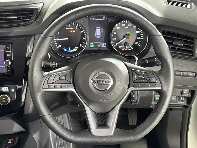 日産 エクストレイル ハイブリッド 20Xi エクストリーマーX 福岡県 2020(令2)年 6万km ブリリアントホワイトパール 純正SDナビ/フルセグ/（CD/DVD/BT/AM/FM/AUX）/全周囲カメラ/デジタルインナーミラー/レーダークルーズコントロール/オートホールド/D/Nシートヒーター/電動リアゲート/コーナーセンサー/横滑り防止装置/ビルトインETC/純正AW18インチ/プッシュスタート/スマートキー/センターデフロック