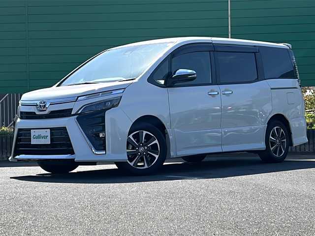 トヨタ ヴォクシー ZS 煌Ⅲ 茨城県 2020(令2)年 2.3万km ホワイトパールクリスタルシャイン 純正10インチSDナビ/SD/フルセグTV/Bluetooth/バックモニター/トヨタセーフティセンス/衝突軽減システム/レーンキープアシスト/クルーズコントロール/両側パワースライドドア/LEDオートライト/オートマチックハイビーム/ハーフレザーシート/純正16インチアルミホイール/純正フロアマット/WAC/アイドリングストップ/ETC/プッシュスタート/スマートキー