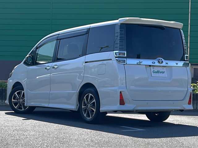 トヨタ ヴォクシー ZS 煌Ⅲ 茨城県 2020(令2)年 2.3万km ホワイトパールクリスタルシャイン 純正10インチSDナビ/SD/フルセグTV/Bluetooth/バックモニター/トヨタセーフティセンス/衝突軽減システム/レーンキープアシスト/クルーズコントロール/両側パワースライドドア/LEDオートライト/オートマチックハイビーム/ハーフレザーシート/純正16インチアルミホイール/純正フロアマット/WAC/アイドリングストップ/ETC/プッシュスタート/スマートキー