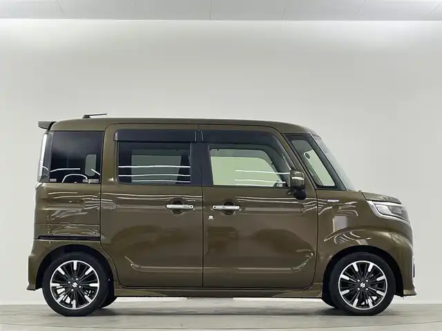 スズキ スペーシア カスタム HYBRID XS ターボ 埼玉県 2018(平30)年 3.7万km ブレイブカーキP 純正ナビ　両側電動スライドドア　全方位カメラ　シートヒーター　ＨＵＤ　ＥＴＣ　ドライブレコーダー　ＬＥＤヘッドライト　クルコン　ＭＴモード付ＡＴ　ハーフレザーシート　レーンキープ　衝突軽減