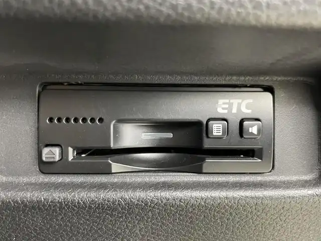 スズキ スペーシア カスタム HYBRID XS ターボ 埼玉県 2018(平30)年 3.7万km ブレイブカーキP 純正ナビ　両側電動スライドドア　全方位カメラ　シートヒーター　ＨＵＤ　ＥＴＣ　ドライブレコーダー　ＬＥＤヘッドライト　クルコン　ＭＴモード付ＡＴ　ハーフレザーシート　レーンキープ　衝突軽減