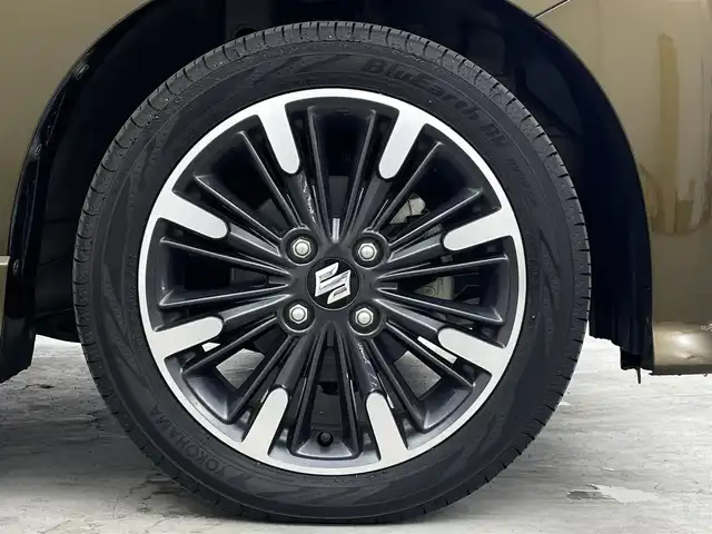 スズキ スペーシア カスタム HYBRID XS ターボ 埼玉県 2018(平30)年 3.7万km ブレイブカーキP 純正ナビ　両側電動スライドドア　全方位カメラ　シートヒーター　ＨＵＤ　ＥＴＣ　ドライブレコーダー　ＬＥＤヘッドライト　クルコン　ＭＴモード付ＡＴ　ハーフレザーシート　レーンキープ　衝突軽減