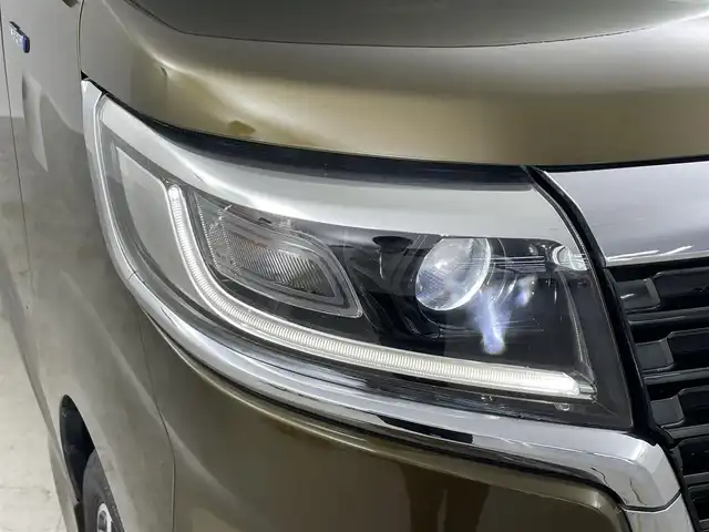 スズキ スペーシア カスタム HYBRID XS ターボ 埼玉県 2018(平30)年 3.7万km ブレイブカーキP 純正ナビ　両側電動スライドドア　全方位カメラ　シートヒーター　ＨＵＤ　ＥＴＣ　ドライブレコーダー　ＬＥＤヘッドライト　クルコン　ＭＴモード付ＡＴ　ハーフレザーシート　レーンキープ　衝突軽減