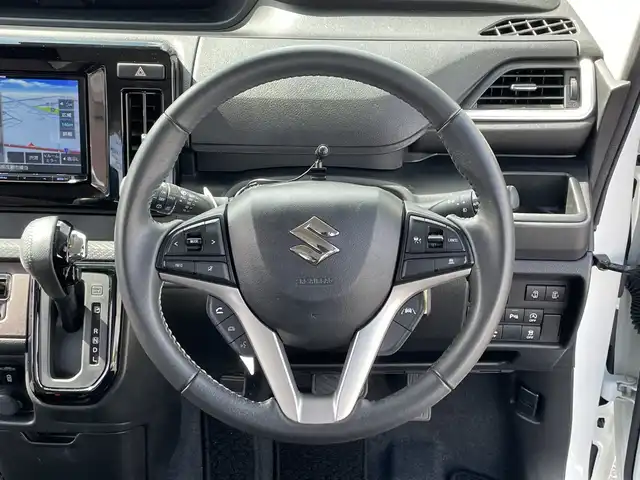 スズキ ソリオ バンディット HV MV 千葉県 2023(令5)年 2.8万km ピュアホワイトP ８型ナビＭＤＶ－Ｓ８１０Ｌ　全方位カメラ　両側電動スライドドア　ＨＵＤ　レーダークルコン　ＵＳＢ　ＢＴ　フルセグ　シートヒーター　ＡＨＢ　レーンアシスト　ＬＥＤライト　バックセンサー オートライト