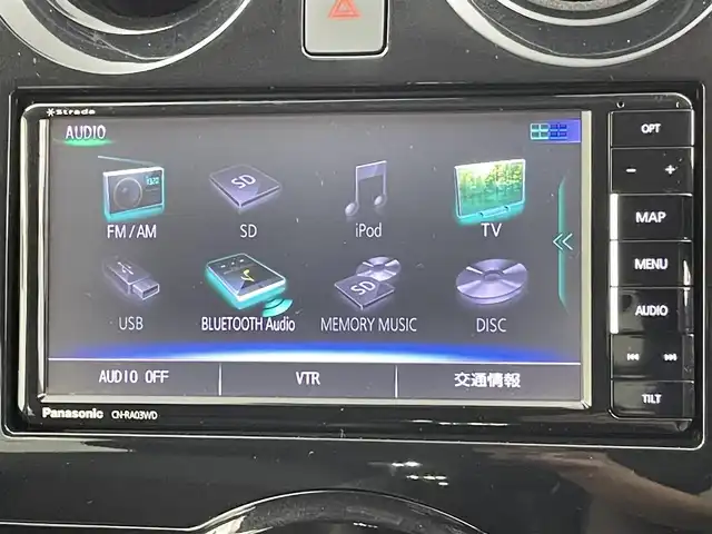 日産 ノート e－パワー メダリスト 千葉県 2017(平29)年 7.9万km シャイニングブルー 衝突軽減ブレーキ/レーンキープアシスト/社外7インチSDナビ/CD DVD SD BT フルセグ/バックカメラ/純正15インチアルミホイール/ハーフレザー/ドアバイザー/純正フロアマット/プッシュスタート/スマートキー/ETC