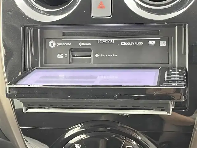 日産 ノート e－パワー メダリスト 千葉県 2017(平29)年 7.9万km シャイニングブルー 衝突軽減ブレーキ/レーンキープアシスト/社外7インチSDナビ/CD DVD SD BT フルセグ/バックカメラ/純正15インチアルミホイール/ハーフレザー/ドアバイザー/純正フロアマット/プッシュスタート/スマートキー/ETC