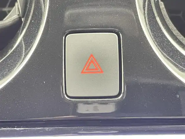 日産 ノート e－パワー メダリスト 千葉県 2017(平29)年 7.9万km シャイニングブルー 衝突軽減ブレーキ/レーンキープアシスト/社外7インチSDナビ/CD DVD SD BT フルセグ/バックカメラ/純正15インチアルミホイール/ハーフレザー/ドアバイザー/純正フロアマット/プッシュスタート/スマートキー/ETC