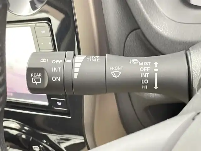 日産 ノート e－パワー メダリスト 千葉県 2017(平29)年 7.9万km シャイニングブルー 衝突軽減ブレーキ/レーンキープアシスト/社外7インチSDナビ/CD DVD SD BT フルセグ/バックカメラ/純正15インチアルミホイール/ハーフレザー/ドアバイザー/純正フロアマット/プッシュスタート/スマートキー/ETC