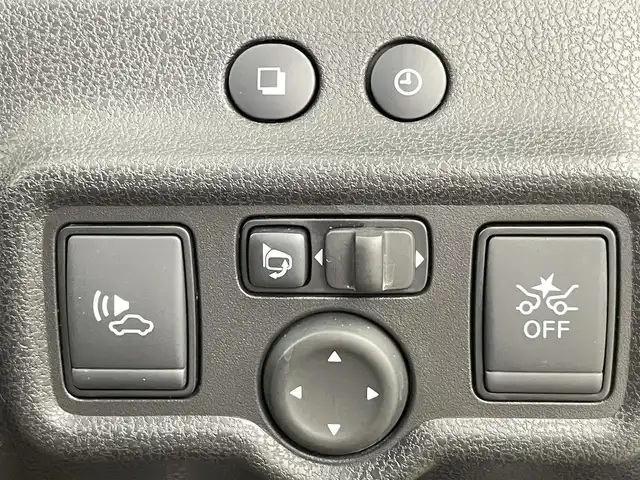 日産 ノート e－パワー メダリスト 千葉県 2017(平29)年 7.9万km シャイニングブルー 衝突軽減ブレーキ/レーンキープアシスト/社外7インチSDナビ/CD DVD SD BT フルセグ/バックカメラ/純正15インチアルミホイール/ハーフレザー/ドアバイザー/純正フロアマット/プッシュスタート/スマートキー/ETC