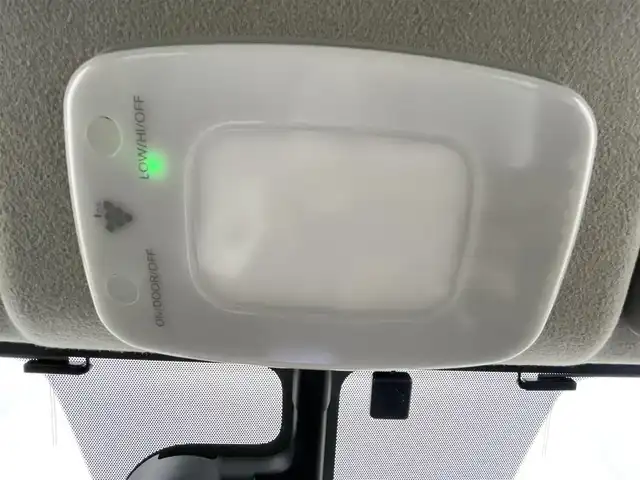 日産 ノート e－パワー メダリスト 千葉県 2017(平29)年 7.9万km シャイニングブルー 衝突軽減ブレーキ/レーンキープアシスト/社外7インチSDナビ/CD DVD SD BT フルセグ/バックカメラ/純正15インチアルミホイール/ハーフレザー/ドアバイザー/純正フロアマット/プッシュスタート/スマートキー/ETC