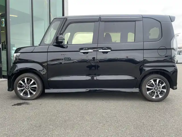 ホンダ Ｎ ＢＯＸ カスタム G L ホンダセンシング 東京都 2019(令1)年 3.5万km クリスタルブラックパール ホンダセンシング/・衝突軽減ブレーキ/・誤発進抑制機能/・アダプティブ・クルーズ・コントロール/・車線維持支援システム/・後方誤発進抑制機能/・オートハイビーム/純正ナビ　/・ＡＭ／ＦＭ／ＣＤ／ＤＶＤ/・フルセグＴＶ／Ｂｌｕｅｔｏｏｔｈ /両側パワースライドドア　/バックカメラ　/ＥＴＣ　/Ｄ／Ｎシートヒーター /エンジンスタートボタン/スマートキー/運転席用&助手席用i-SRSエアバッグシステム/ブラック塗装＋切削 14インチアルミホイール/充電用USBジャック/純正フロアマット