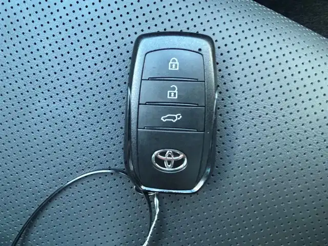 トヨタ プリウス Z 岐阜県 2023(令5)年 1.2万km エモーショナルレッドⅡ 登録時走行距離11444km/全方位カメラ/純正ディスプレイオーディオ/フルセグＴＶ/バックカメラ/ワイヤレス充電/ステアリングヒーター/レザーシート/シートヒーター/エアシート/パワーシート/トヨタセーフティセンス/純正オプションスピーカー/ＥＴＣ２，０/クルーズコントロール/レーンキープアシスト/プッシュスタート/スマートキー/禁煙車/LEDヘッドライト/オートライト/フォグランプ/純正アルミホイール/純正フロアマット/前後コーナーセンサー/衝突被害軽減システム