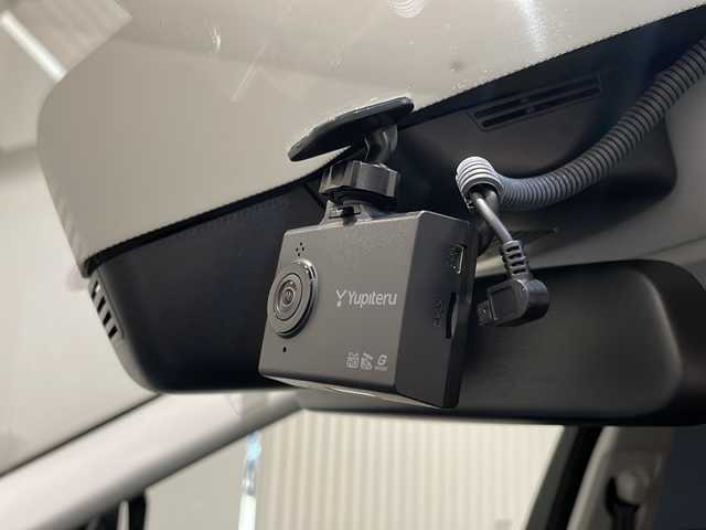 ランドローバー レンジローバーイヴォーク フリースタイル 新潟県 2019(平31)年 2.8万km ナルヴィック・ブラック アダプティブクルーズコントロール/レーンデパーチャーワーニング＆自動緊急ブレーキ/パークアシスト/360°パーキングエイド/MERIDIANサラウンドシステム/オートヘッドライトレベリングシステム付きキセノンヘッドライト/ヘッドライトパワーウオッシャー/フロントフォグライト/ヒルスタートアシスト/シートヒーター/純正メモリナビ/・AM/FM/・TV/・DVD/・Bluetooth/ドライブレコーダー前後/純正18インチAW