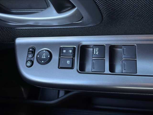 ホンダ フリード＋ ハイブリット G ブラックスタイル 山口県 2023(令5)年 3.6万km プラチナホワイトパール 純正メモリナビ/・フルセグテレビ/・Bluetooth/・DVD再生/・USB入力/・ipod/バックカメラ/ホンダセンシング/・アダプティブクルーズコントロール/・衝突軽減ブレーキ/・誤発進抑制制御/・歩行者事故低減ステアリング/・路外逸脱抑制機能/・車線維持支援システム/・先行車発進お知らせ機能/・標識認識機能/アダプティブコーナリングライト/純正LEDヘッドライト/純正フロアマット/両側オートスライドドア/シートヒーター/スマートキー/スペアキー有