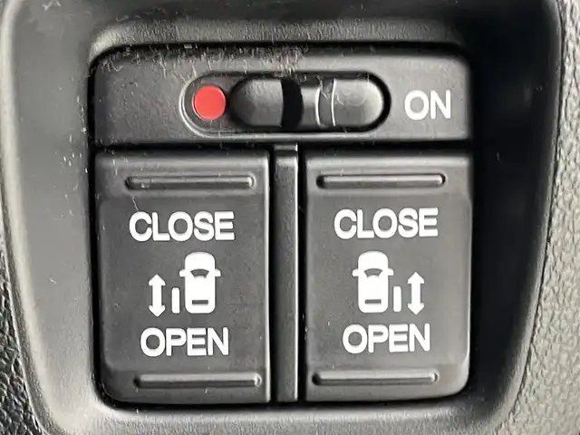 ホンダ Ｎ ＢＯＸ カスタム ターボ SSパッケージ 熊本県 2017(平29)年 6.9万km プレミアムホワイトパールⅡ 禁煙車/ワンオーナー/純正9インチナビ（ＣＤ・ＤＶＤ・フルセグ・ＢＴ・ＳＤ）/バックカメラ　/ビルトインＥＴＣ　/両側パワースライドドア　/クルーズコントロール　/衝突軽減ブレーキ　/横滑り防止　/前席シートヒーター　/純正フロアマット/純正１５インチAW/オートライト　/LEDヘッドライト/スマートキー/プッシュスタート/スペアキー1本/保証書/取扱説明書