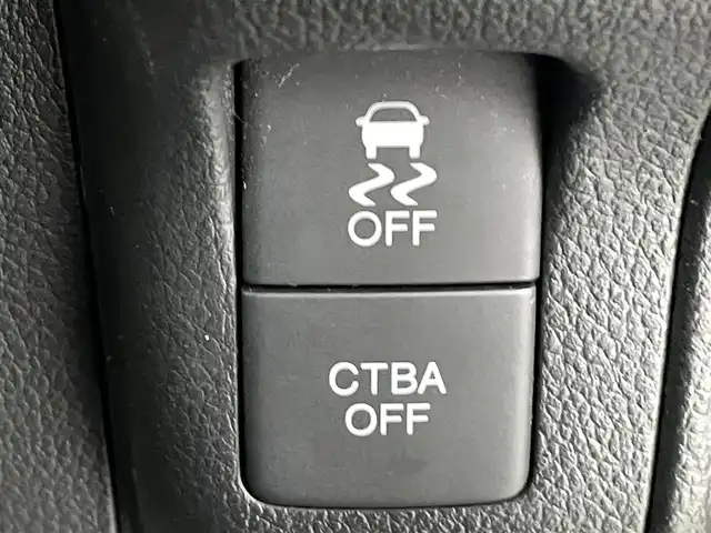 ホンダ Ｎ ＢＯＸ カスタム ターボ SSパッケージ 熊本県 2017(平29)年 6.9万km プレミアムホワイトパールⅡ 禁煙車/ワンオーナー/純正9インチナビ（ＣＤ・ＤＶＤ・フルセグ・ＢＴ・ＳＤ）/バックカメラ　/ビルトインＥＴＣ　/両側パワースライドドア　/クルーズコントロール　/衝突軽減ブレーキ　/横滑り防止　/前席シートヒーター　/純正フロアマット/純正１５インチAW/オートライト　/LEDヘッドライト/スマートキー/プッシュスタート/スペアキー1本/保証書/取扱説明書