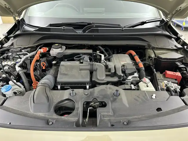 ホンダ ヴェゼル ハイブリッド e:HEV Z 千葉県 2024(令6)年 2万km サンドカーキパール 禁煙車/ワンオーナー/ホンダセンシング/・衝突軽減ブレーキ（CMBS)/・先行車発進お知らせ/・路外逸脱抑制機能/・レーンキープアシスト/・ブラインドスポットシステム/パワーバックドア/純正９型ホンダコネクトディスプレイオーディオ（ナビ付き）/・USB/Bluetooth/フルセグTV/・全方位カメラ/・ビルトインETC2.0/革巻きステアリング/・ステアリングスイッチ/・ステアリングヒーター/・パドルシフト/ハーフレザーシート/・DNシートヒーター/電子パーキング/・ブレーキホールド/置くだけ充電/純正フロアマット/純正18インチAW/オートライト/・LEDヘッドライト/・LEDフォグランプ