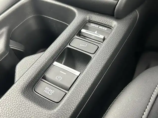ホンダ ヴェゼル ハイブリッド e:HEV Z 千葉県 2024(令6)年 2万km サンドカーキパール 禁煙車/ワンオーナー/ホンダセンシング/・衝突軽減ブレーキ（CMBS)/・先行車発進お知らせ/・路外逸脱抑制機能/・レーンキープアシスト/・ブラインドスポットシステム/パワーバックドア/純正９型ホンダコネクトディスプレイオーディオ（ナビ付き）/・USB/Bluetooth/フルセグTV/・全方位カメラ/・ビルトインETC2.0/革巻きステアリング/・ステアリングスイッチ/・ステアリングヒーター/・パドルシフト/ハーフレザーシート/・DNシートヒーター/電子パーキング/・ブレーキホールド/置くだけ充電/純正フロアマット/純正18インチAW/オートライト/・LEDヘッドライト/・LEDフォグランプ