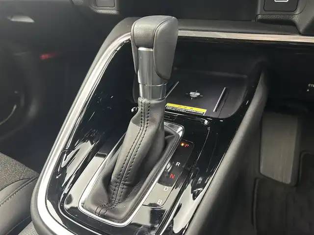 ホンダ ヴェゼル ハイブリッド e:HEV Z 千葉県 2024(令6)年 2万km サンドカーキパール 禁煙車/ワンオーナー/ホンダセンシング/・衝突軽減ブレーキ（CMBS)/・先行車発進お知らせ/・路外逸脱抑制機能/・レーンキープアシスト/・ブラインドスポットシステム/パワーバックドア/純正９型ホンダコネクトディスプレイオーディオ（ナビ付き）/・USB/Bluetooth/フルセグTV/・全方位カメラ/・ビルトインETC2.0/革巻きステアリング/・ステアリングスイッチ/・ステアリングヒーター/・パドルシフト/ハーフレザーシート/・DNシートヒーター/電子パーキング/・ブレーキホールド/置くだけ充電/純正フロアマット/純正18インチAW/オートライト/・LEDヘッドライト/・LEDフォグランプ